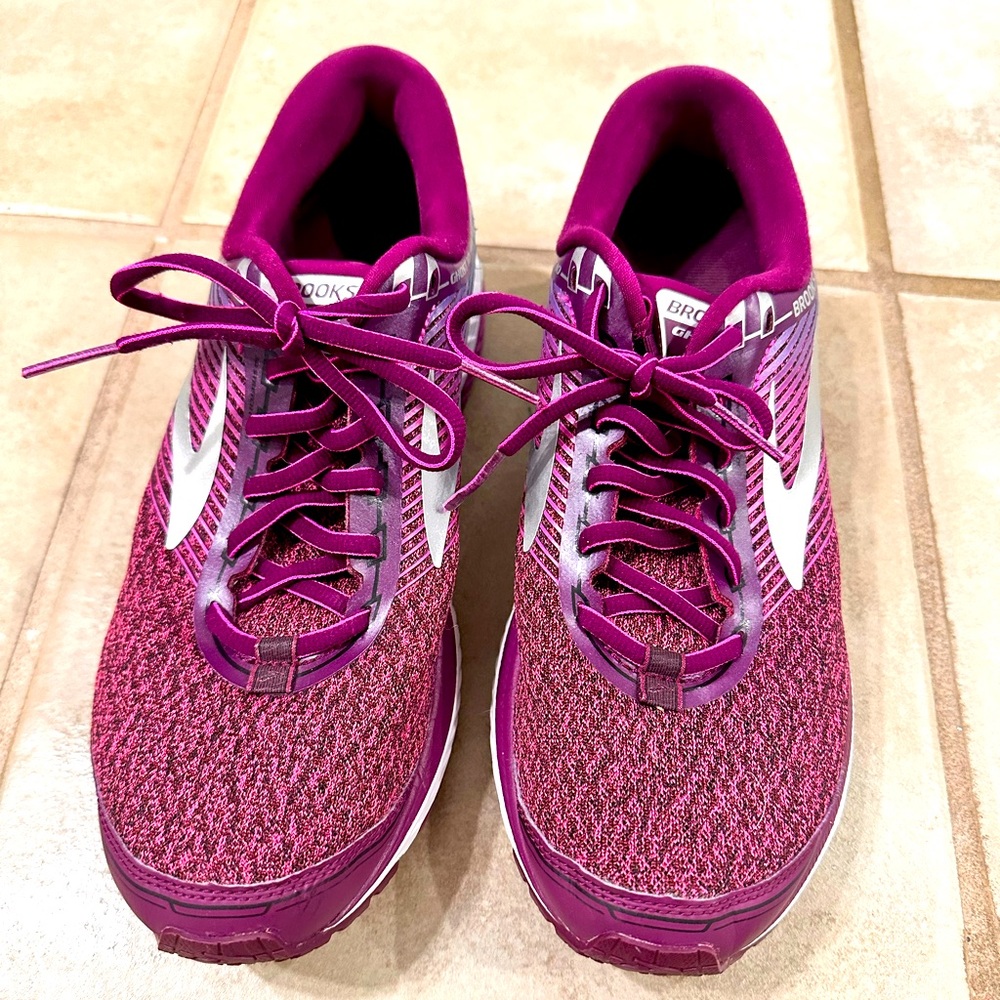 Brooks Ghost 10 shoes